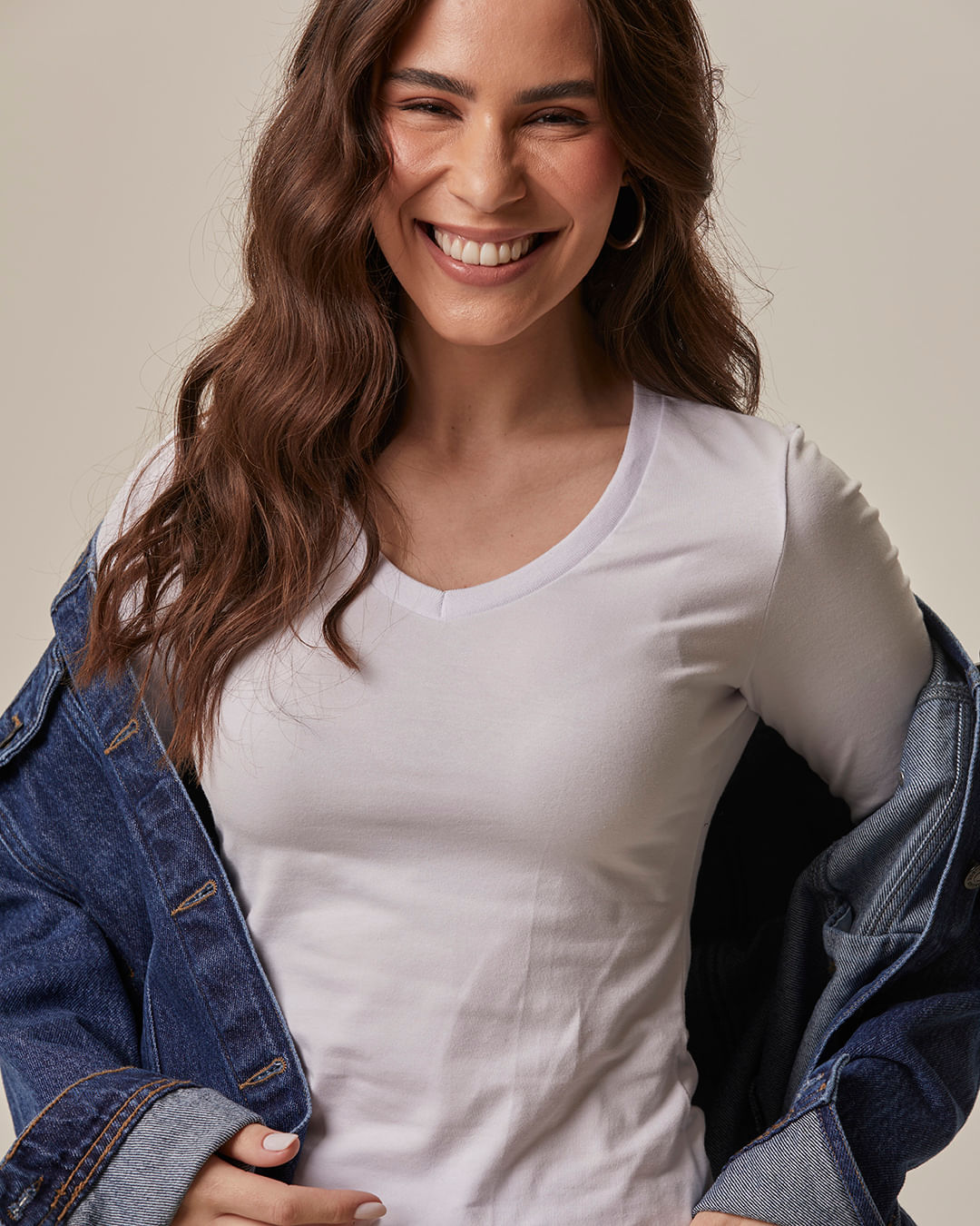 Blusa Básica Feminina Gola V Manga Longa Em Algodão