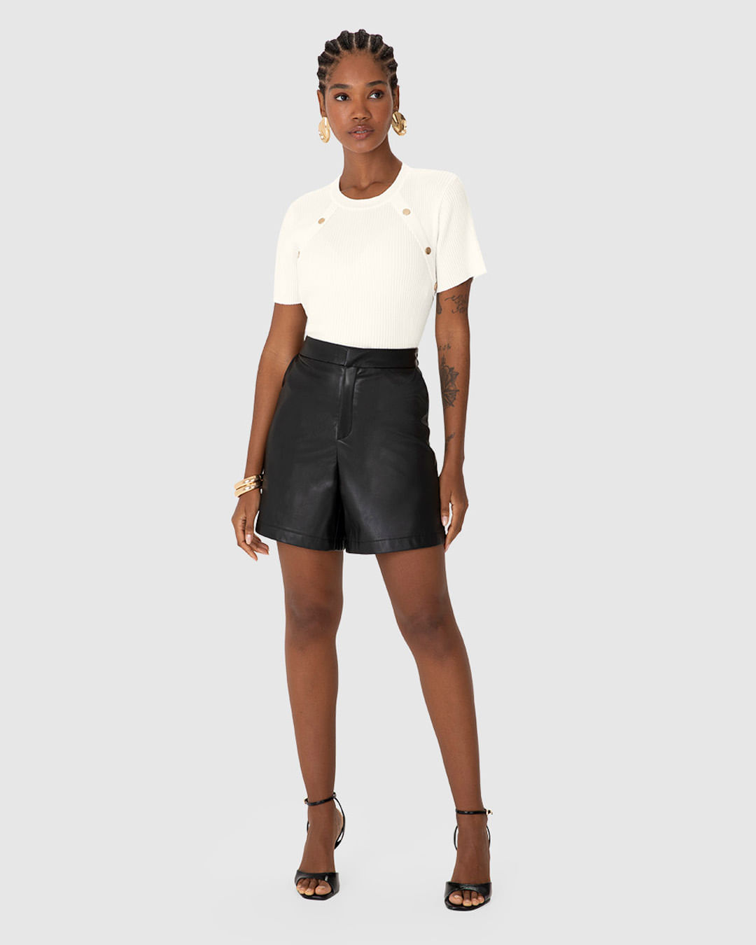 Blusa Justa Feminina Detalhe Botões Decorativos em Tricô - ENFIM