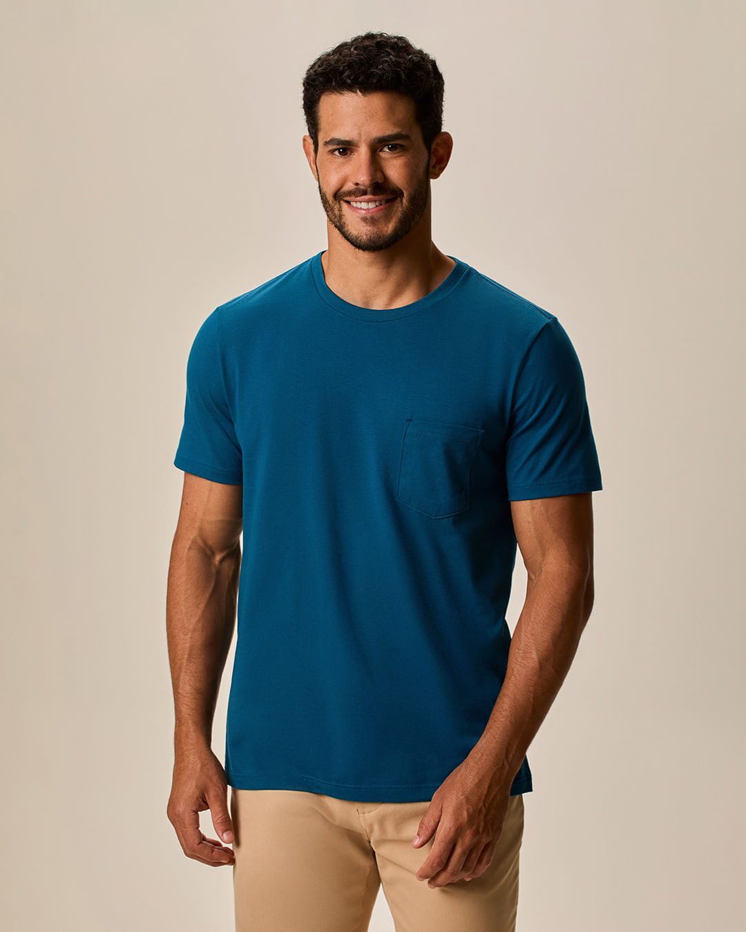 Camiseta Masculina Slim Bolso Frontal Abertura Lateral Em Malha Comfy Touch