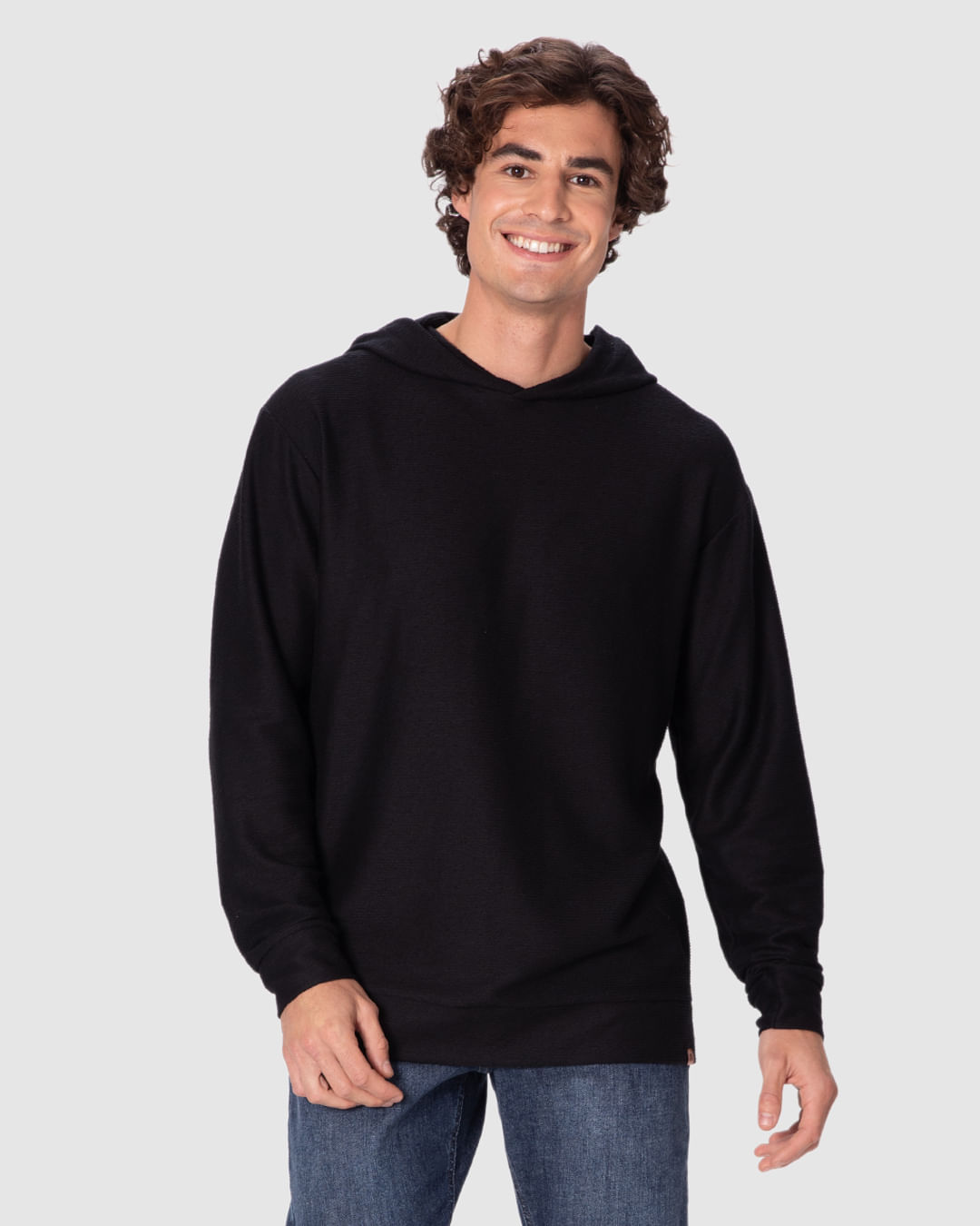 Blusão Masculino Regular com Capuz Etiqueta Decorativa em Malha Texturizada