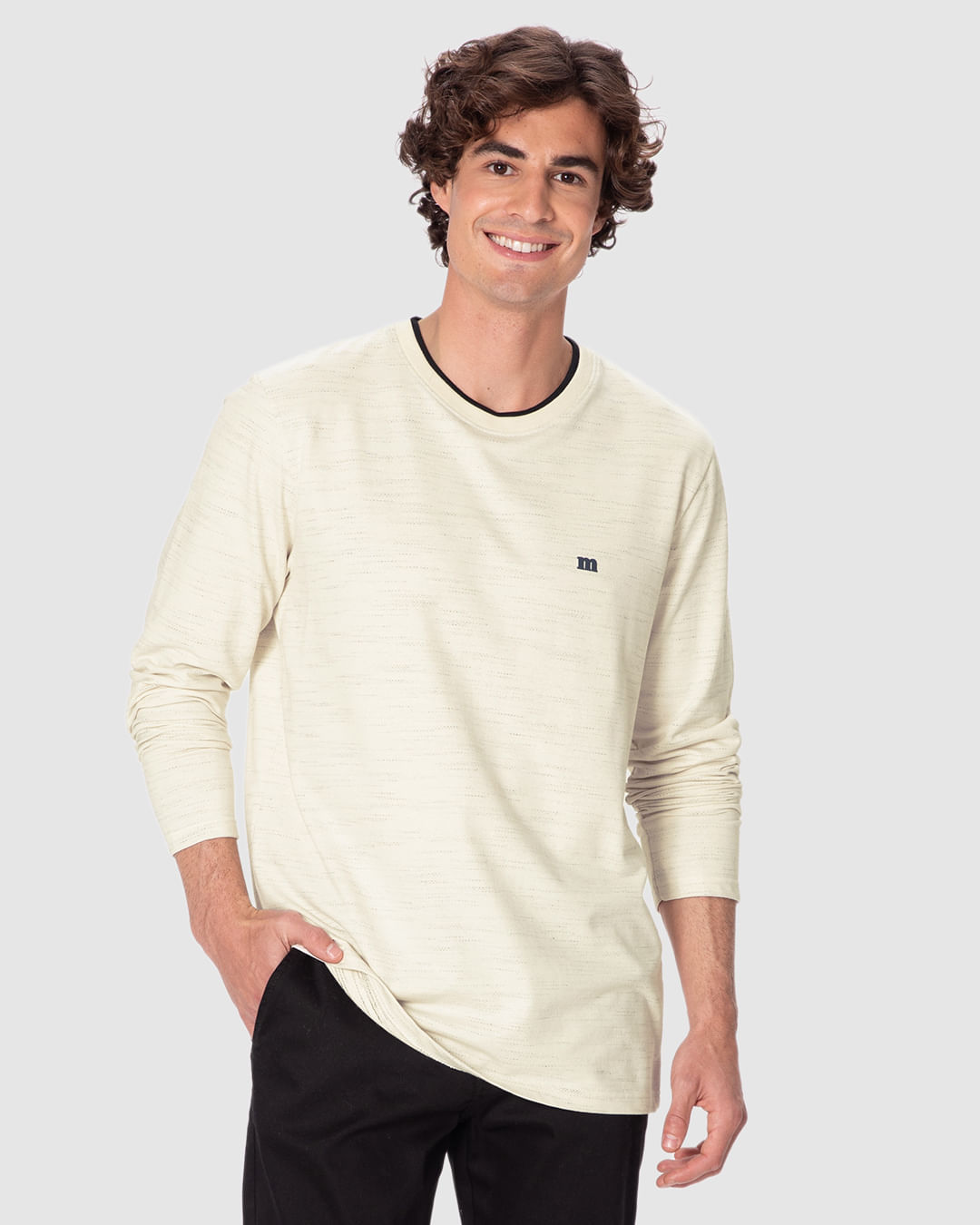 Camiseta Masculina Manga Longa Estampa Discreta Peitoral Em Moletinho Rajado