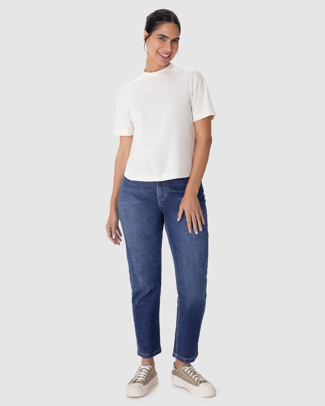 Calça Feminina Mom Cintura Alta Bolso Funcional Em Jeans Stretch