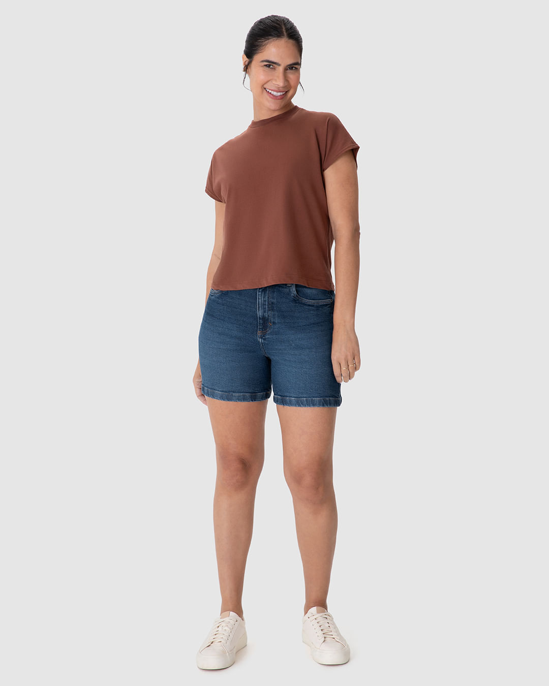 Bermuda Feminina Mom Cintura Média Em Jeans Com Elastano