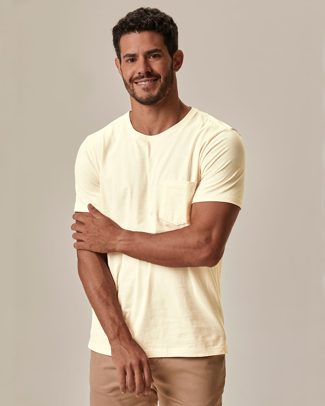 Camiseta Masculina Slim Bolso Frontal Abertura Lateral Em Malha Comfy Touch