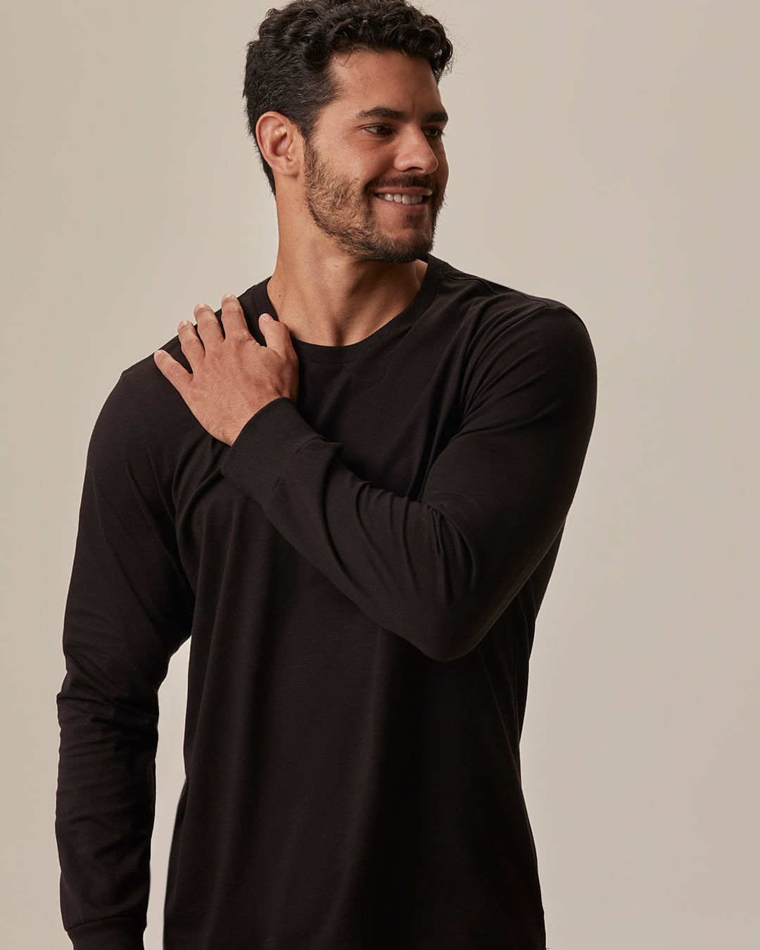 Camiseta Masculina Regular Manga Longa Em Malha Comfy Touch