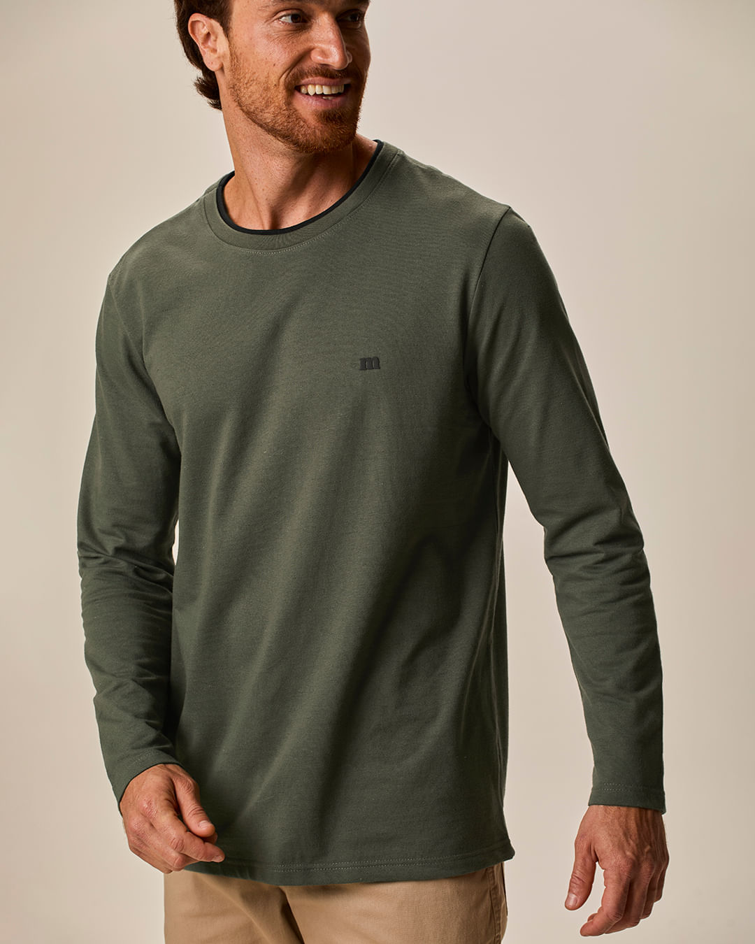 Camiseta Masculina Manga Longa Estampa Discreta Peitoral Em Moletinho Rajado