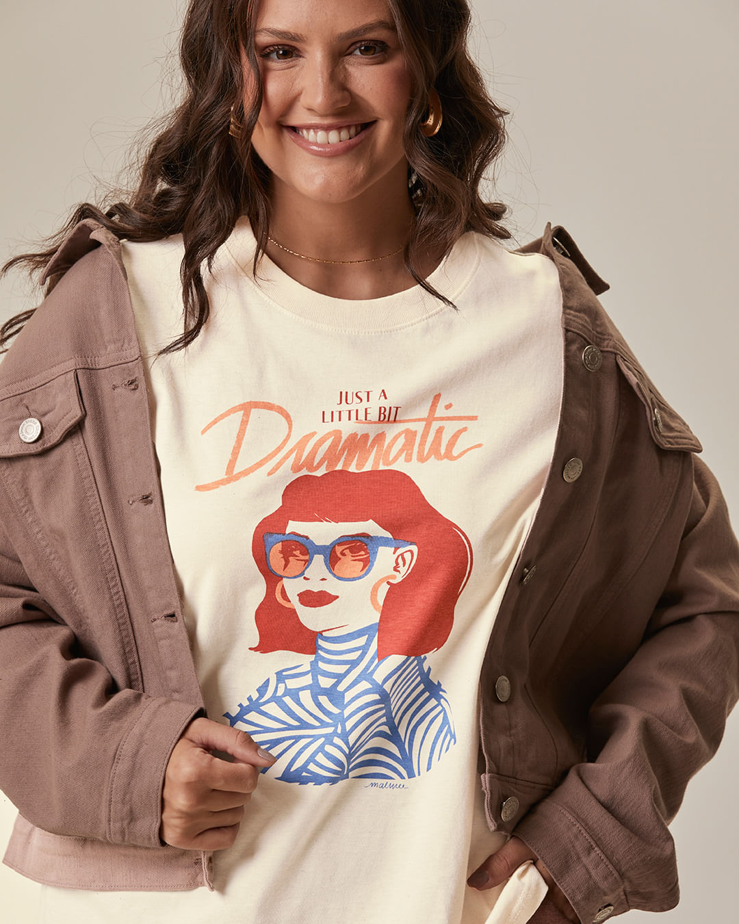 Camiseta Feminina Plus Size Ampla Just A Little Bit Dramatic Em Algodão