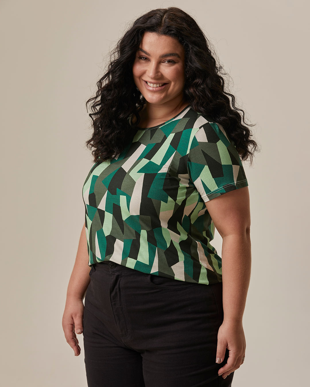 Blusa Feminina Plus Size Estampada Manga Curta Em Viscose Stretch