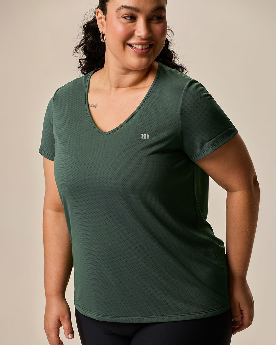 Blusa Feminina Plus Size Esportiva Mullet Em Malha Microfuros Dry Malwee Active