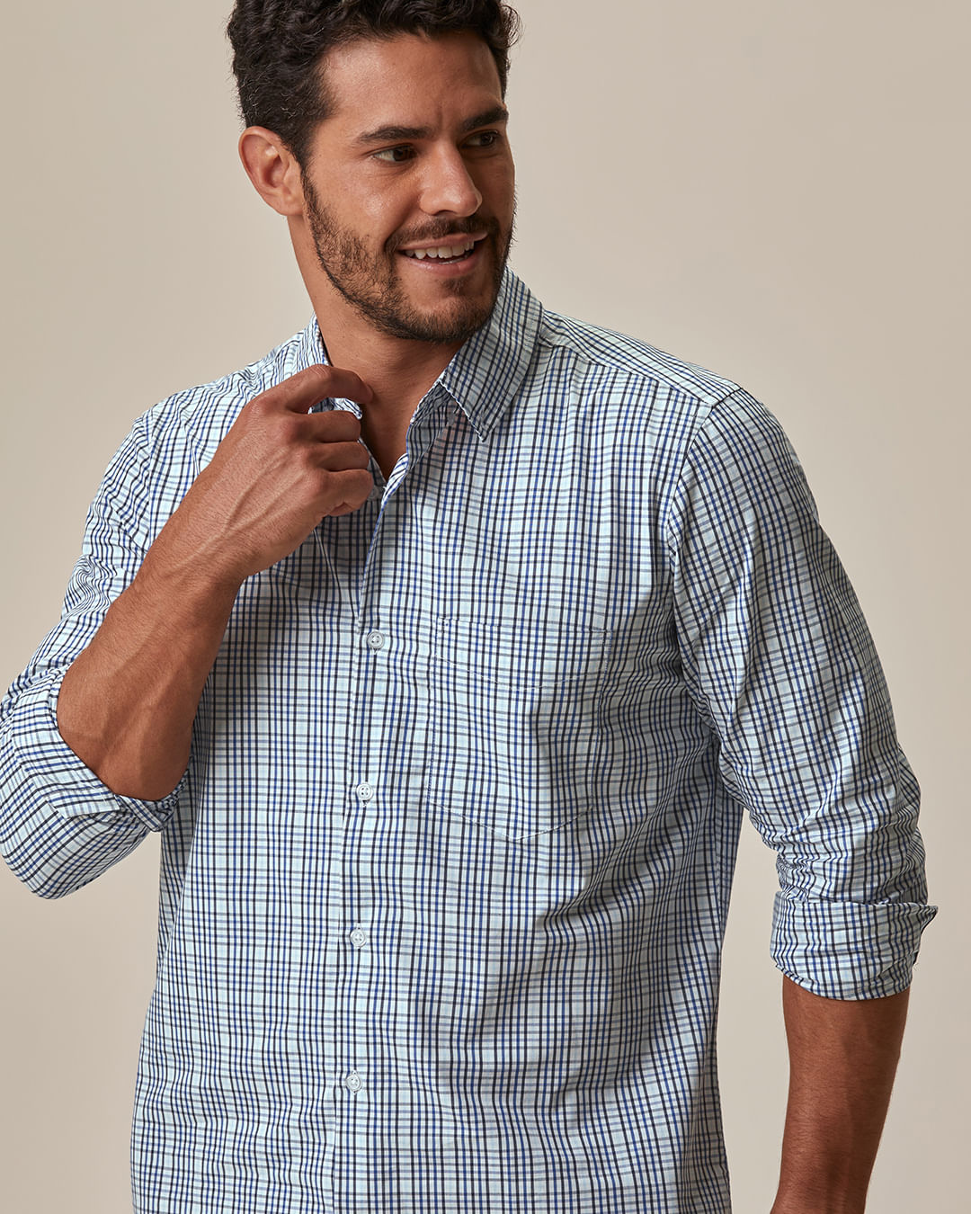 Camisa Masculina Slim Manga Longa Detalhe Bolso Funcional em Tecido Algodão