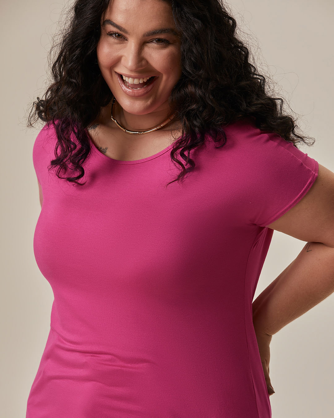 Blusa Básica Feminina Plus Size Manga Japonesa Em Viscose Stretch