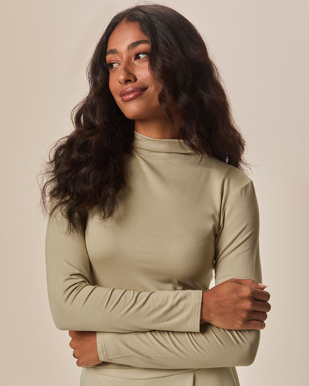 Blusa Básica Feminina Gola Alta Em Viscose Stretch