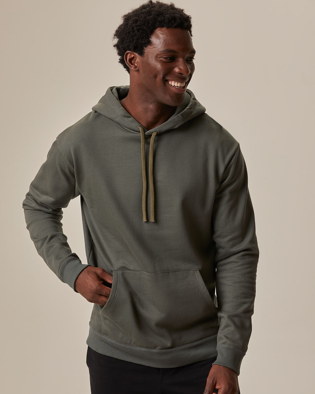 Blusão Básico Masculino Com Capuz Em Moletom Flanelado