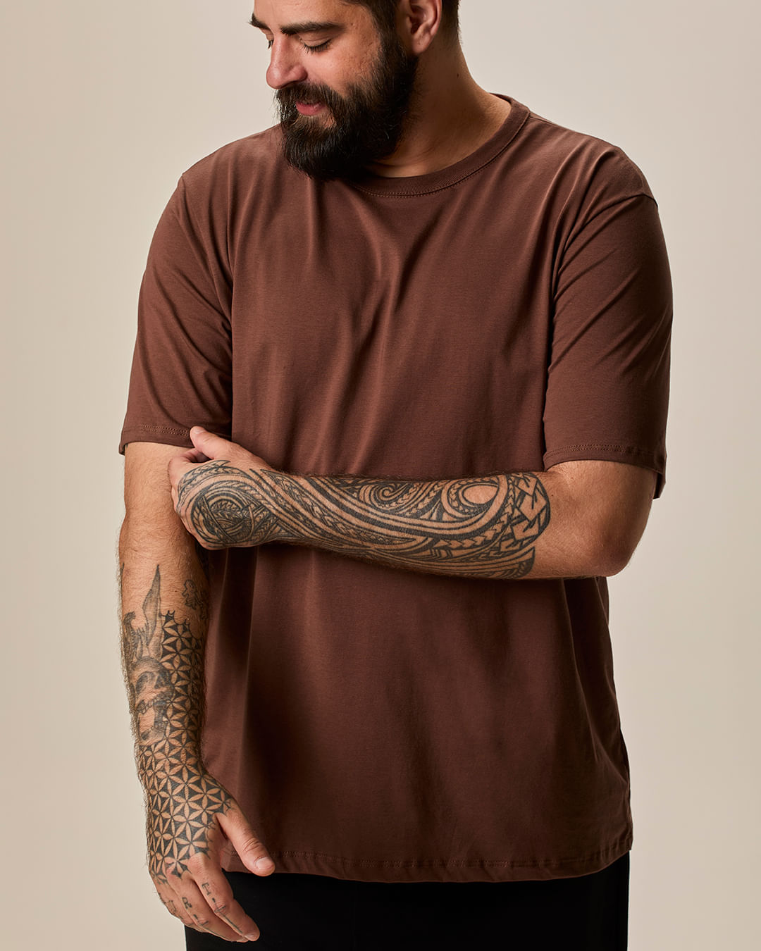 Camiseta Essencial Masculina Plus Size Etiqueta Estampada Em Algodão