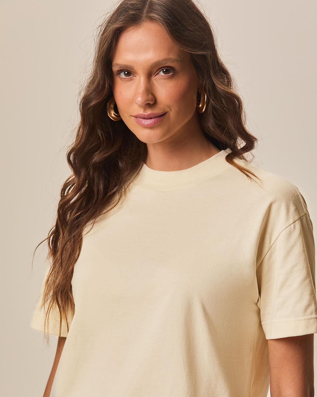 Blusa Básica Feminina Gola Alta Manga Curta Em Algodão