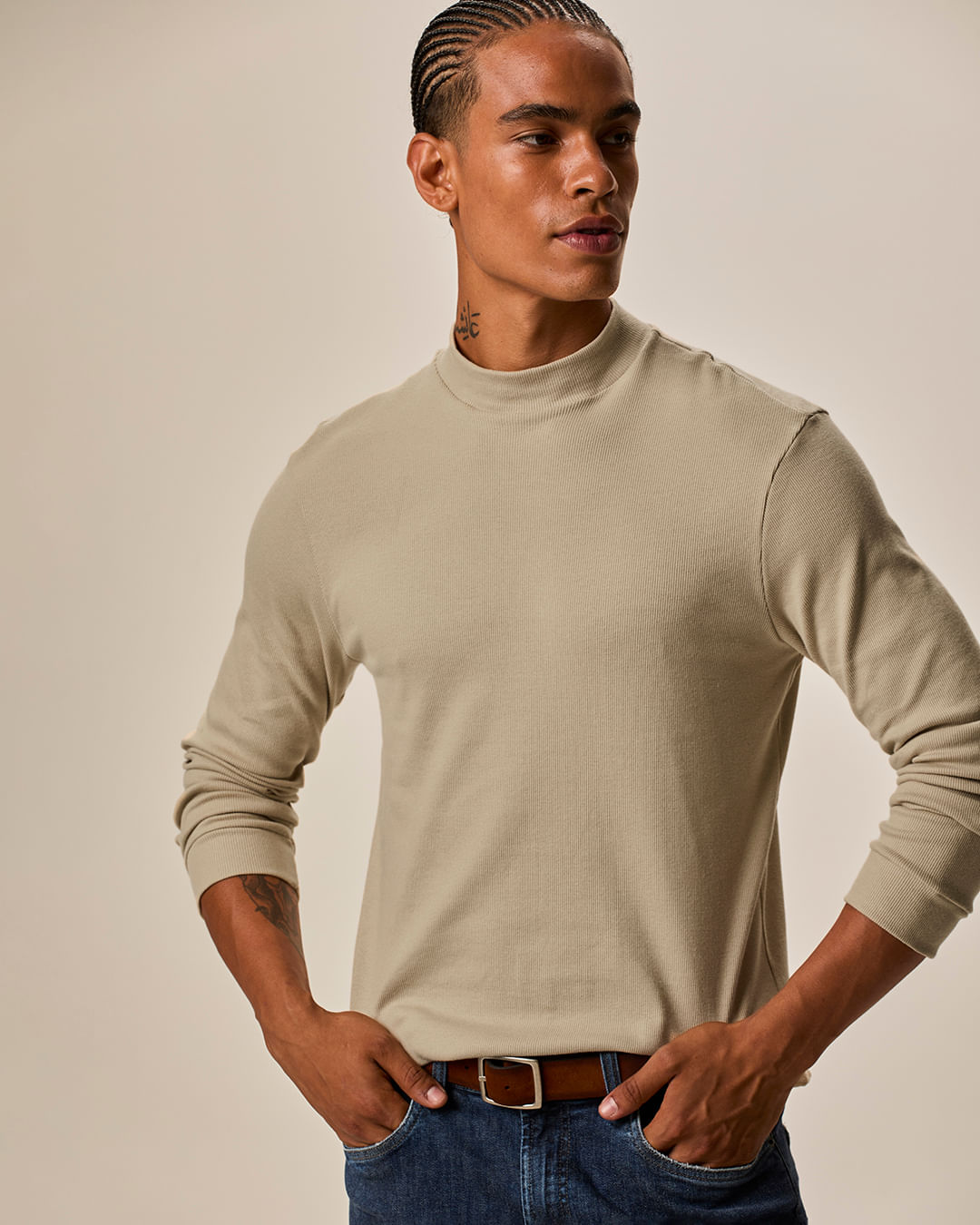 Camiseta Básica Masculina Gola Alta Em Ribana