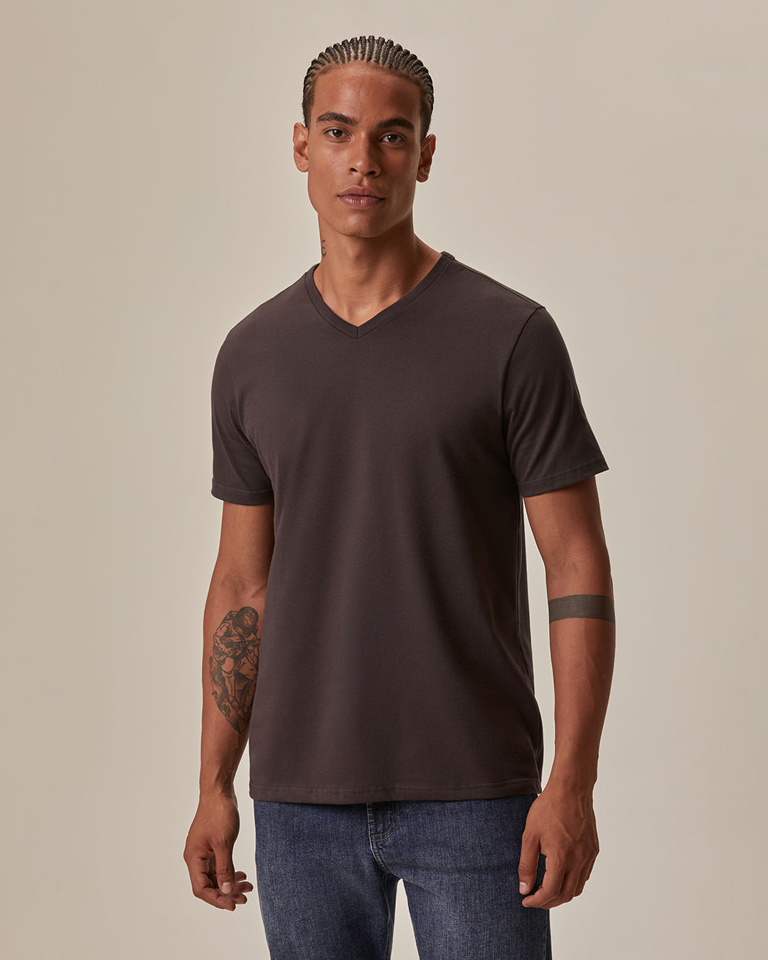 Camiseta Básica Masculina Gola V Em Algodão