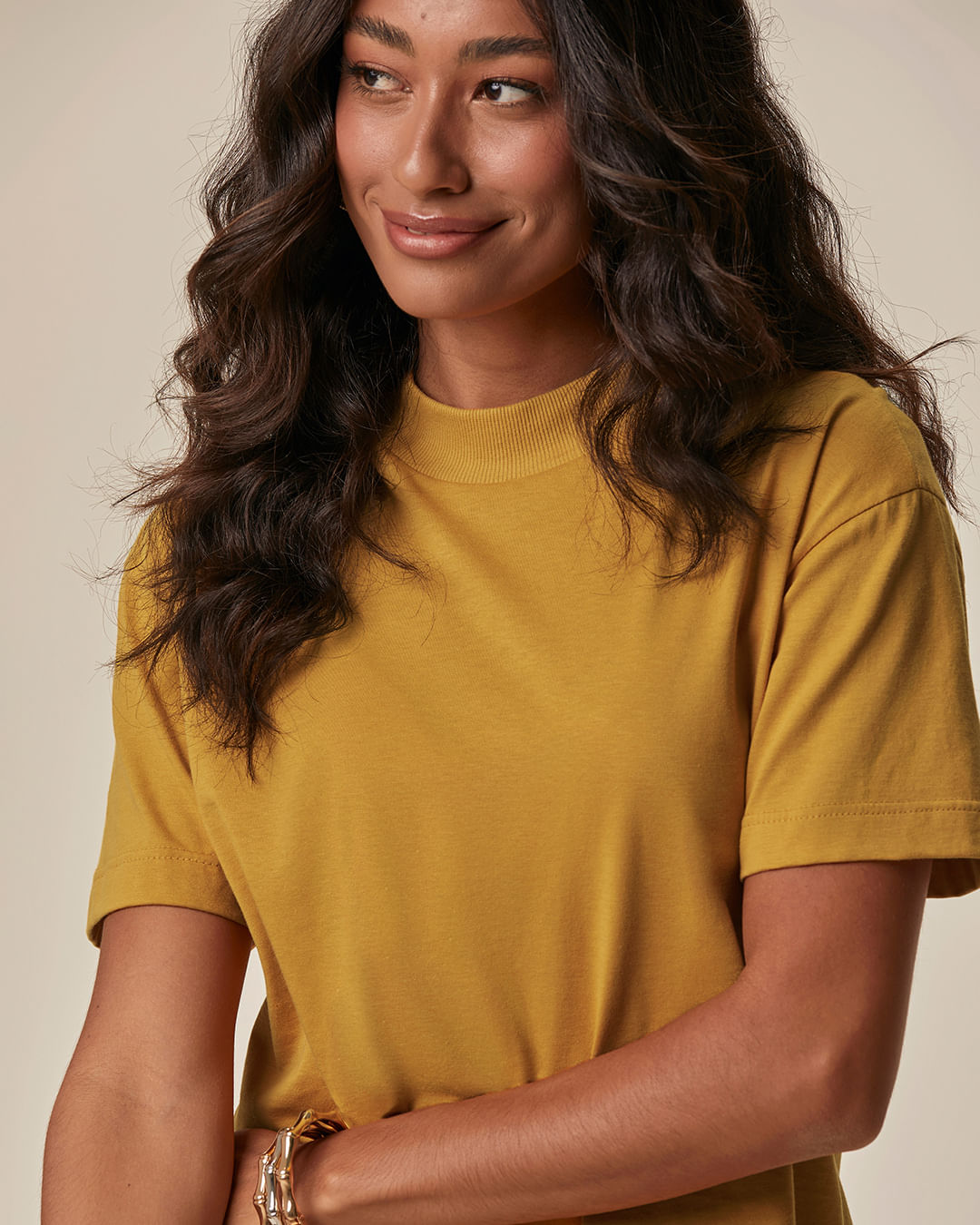 Blusa Básica Feminina Gola Alta Manga Curta Em Algodão