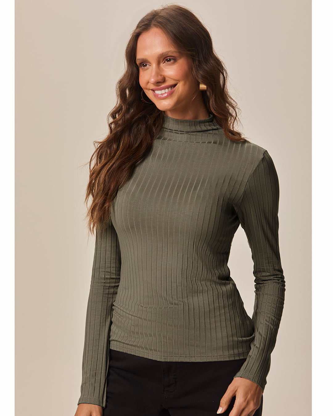 Blusa Básica Feminina Gola Alta Em Malha Canelada De Viscose