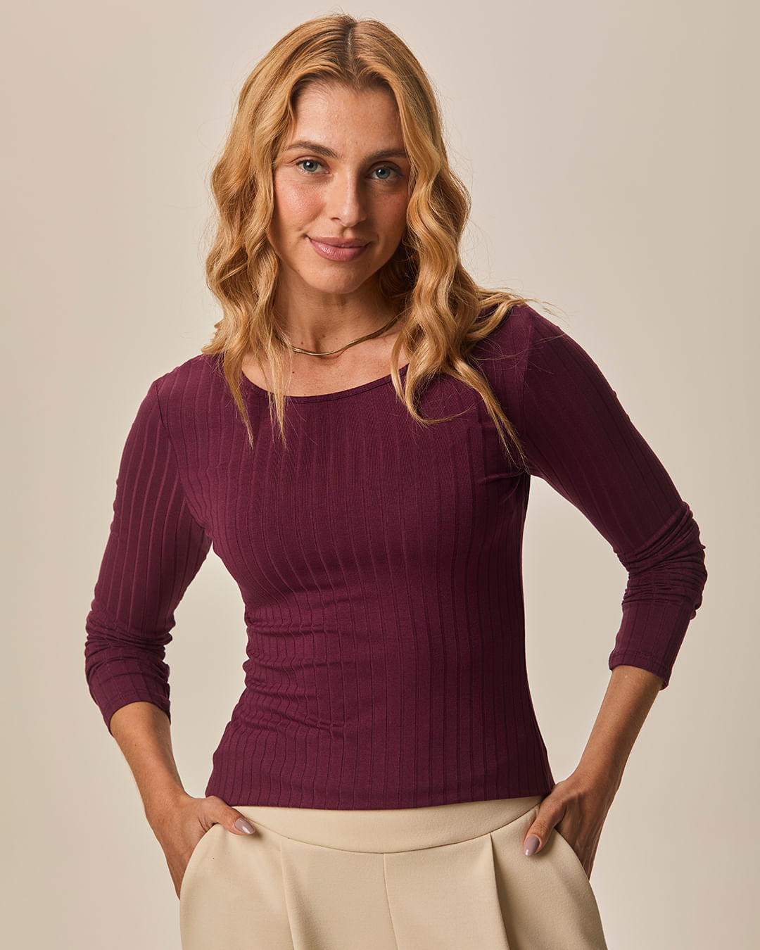 Blusa Básica Feminina Manga Longa Em Malha Canelada De Viscose