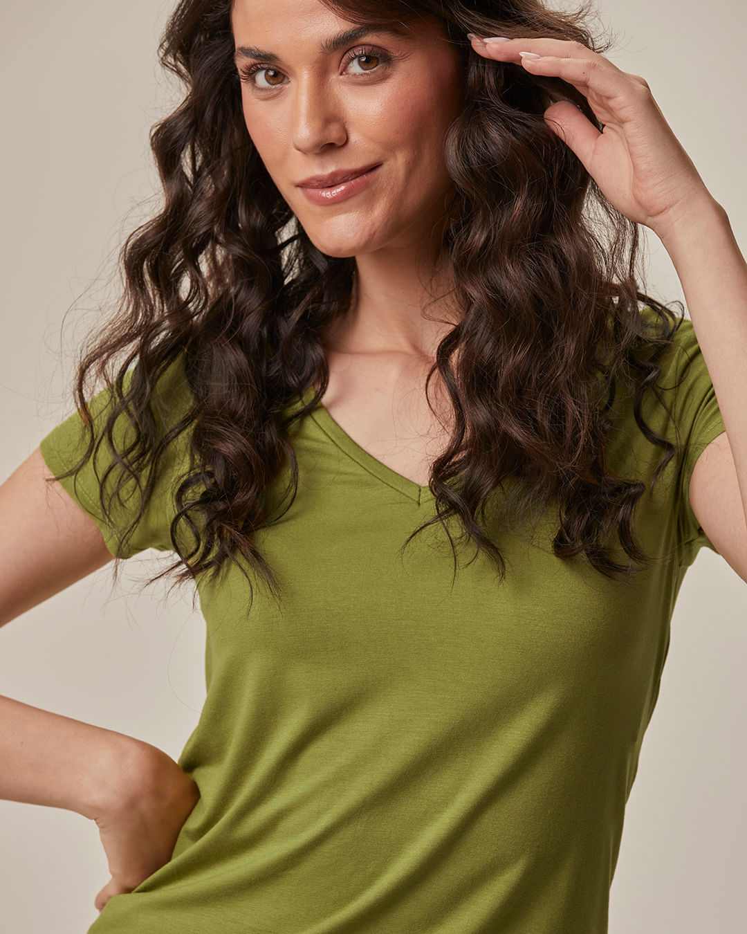 Blusa Básica Feminina Mullet Decote V Em Viscose Stretch