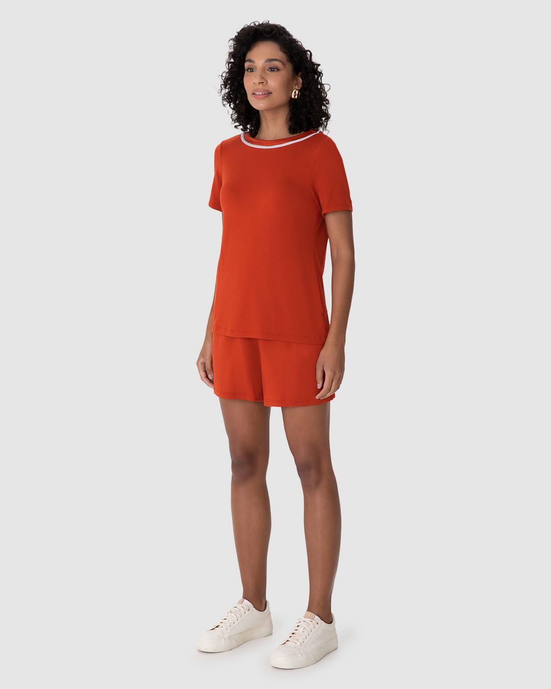 Conjunto Feminino Blusa Gola Detalhada E Shorts Em Moletinho De Viscose