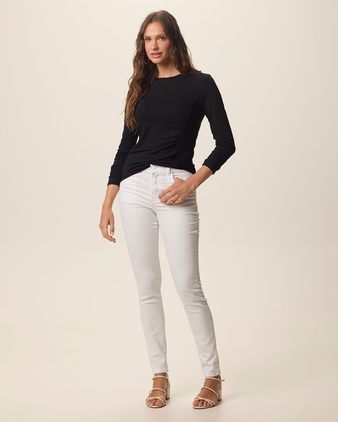 Calça Feminina Skinny Em Sarja Com Elastano