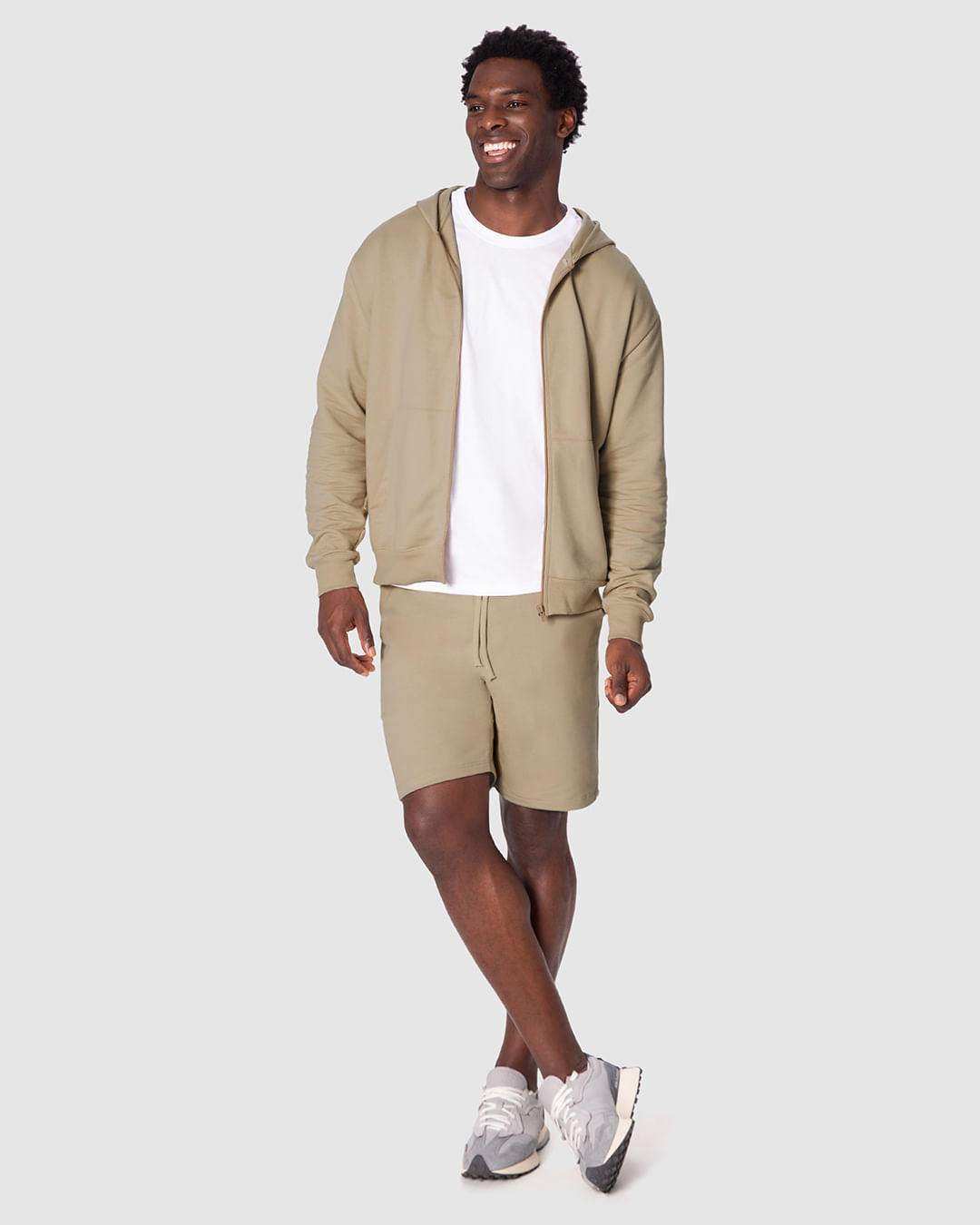 Bermuda Básica Masculina Comfort Bolso Costas Em Moletom