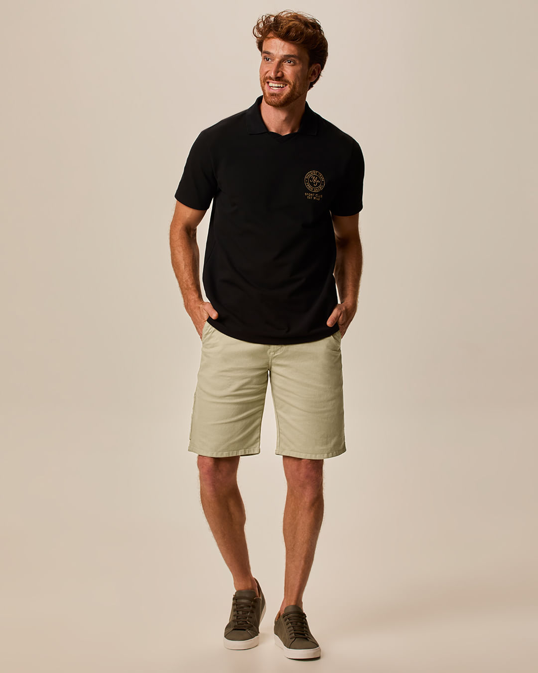 Bermuda Masculina Tradicional Utilitária Em Sarja Com Elastano
