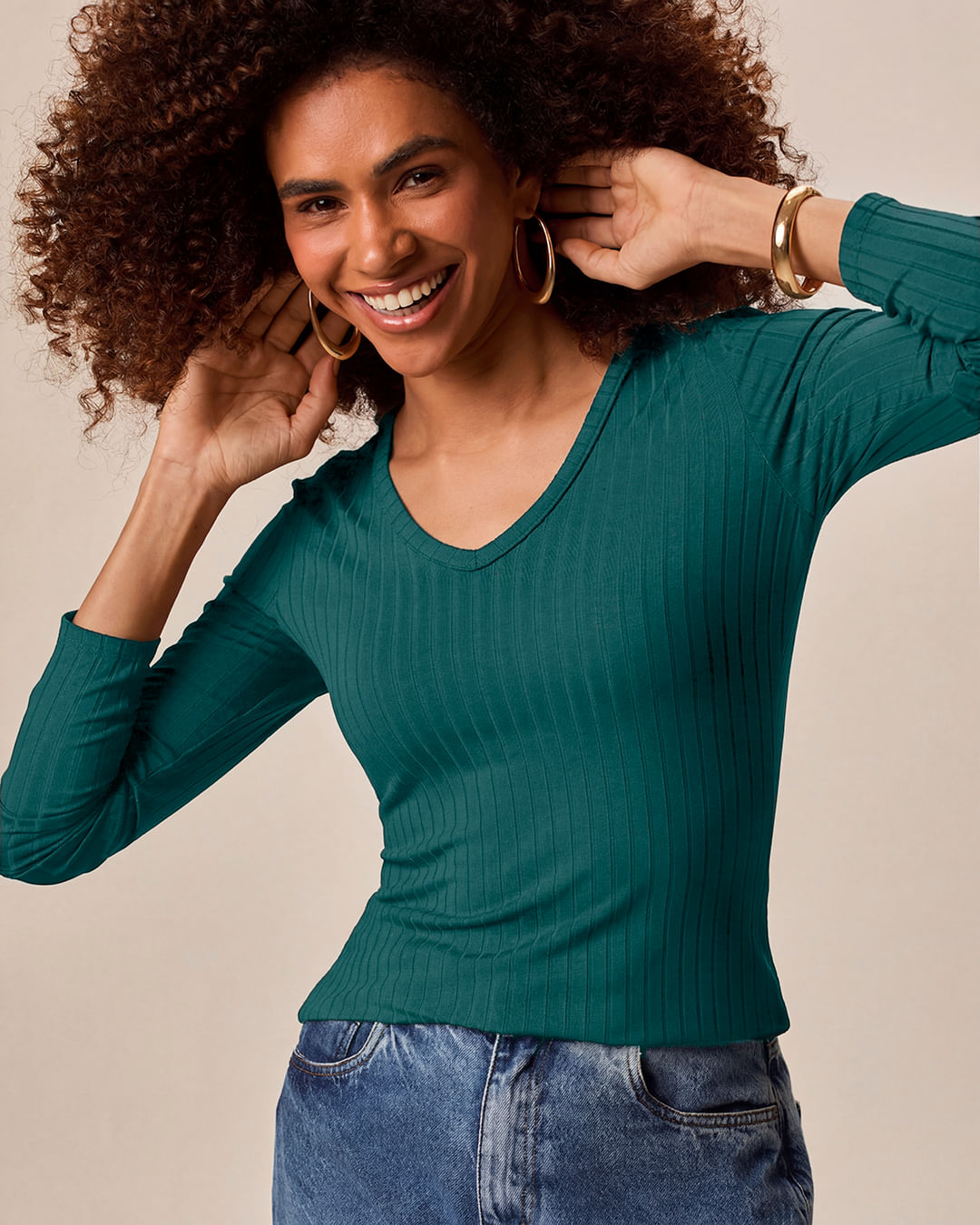 Blusa Básica Feminina Decote V Manga Longa Em Malha Canelada De Viscose