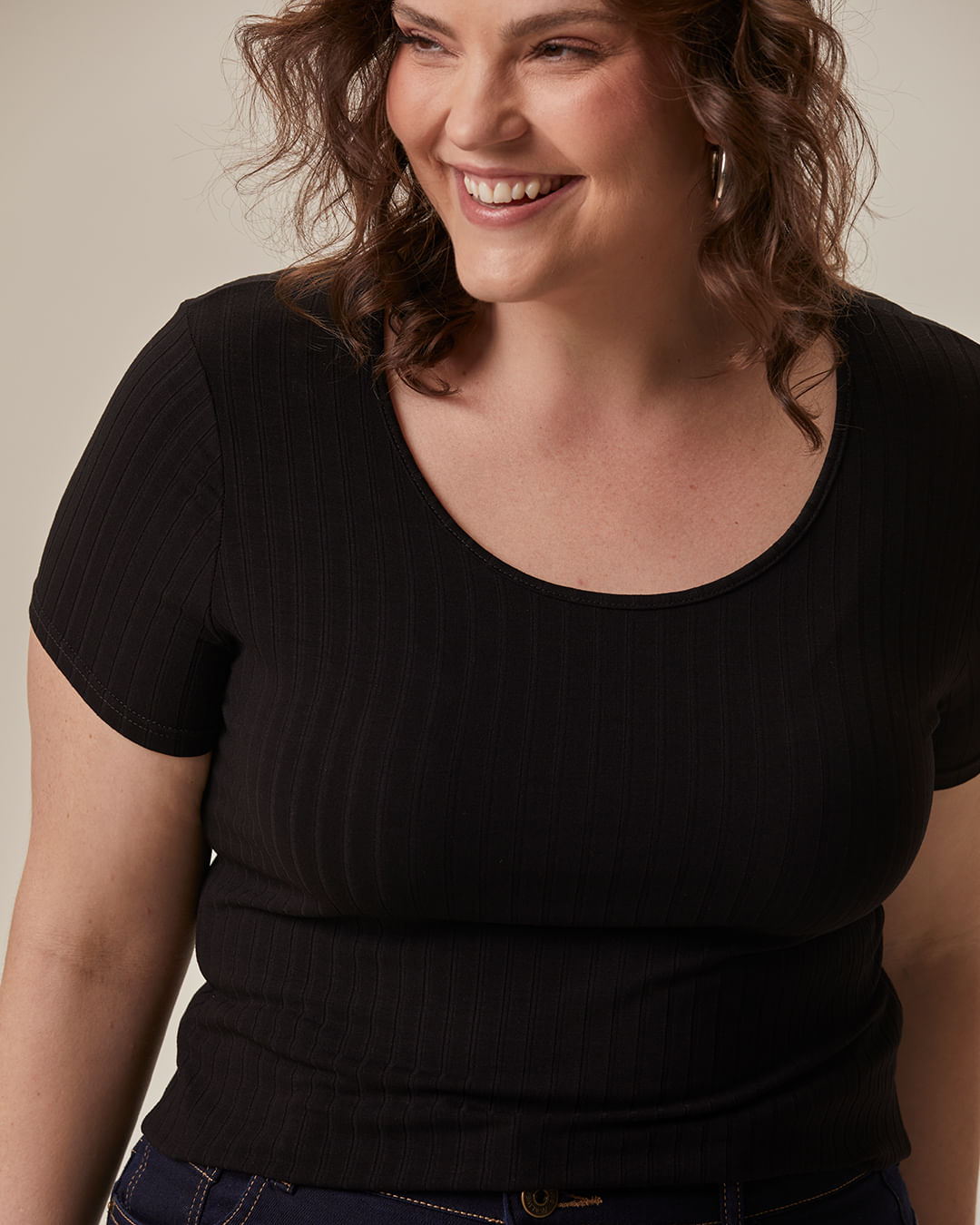 Blusa Básica Feminina Plus Size Decote V Em Canelado De Viscose