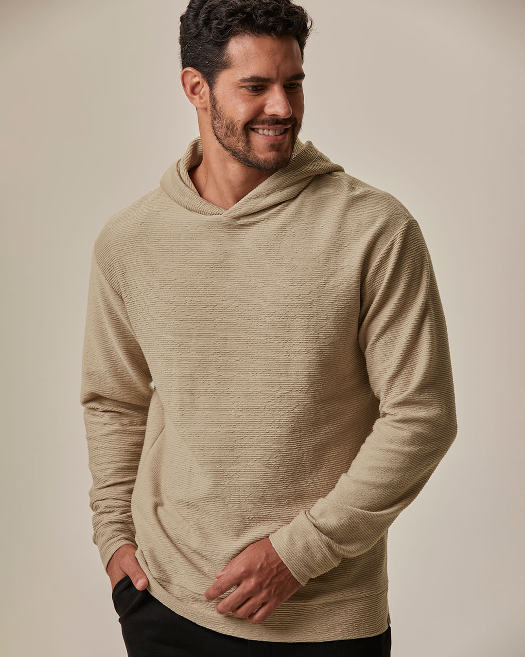 Blusão Masculino Regular Com Capuz Etiqueta Decorativa Em Malha Texturizada