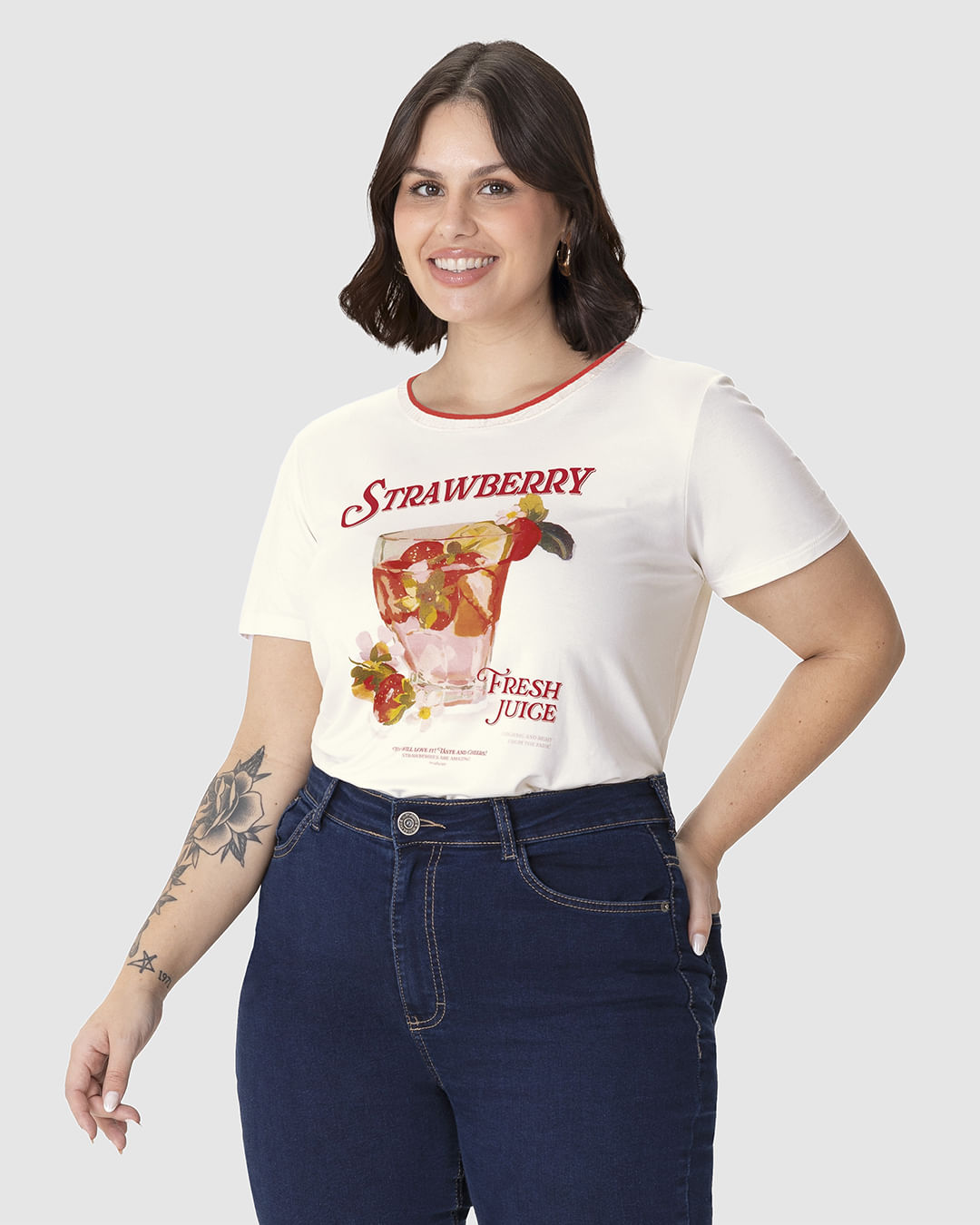 Camiseta Feminina Plus Size Strawberry Fresh Juice Em Viscose Stretch