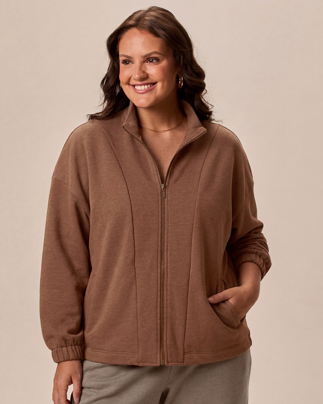 Jaqueta Feminina Plus Size Recorte E Gola Alta Moletom Mesclado Flanelado