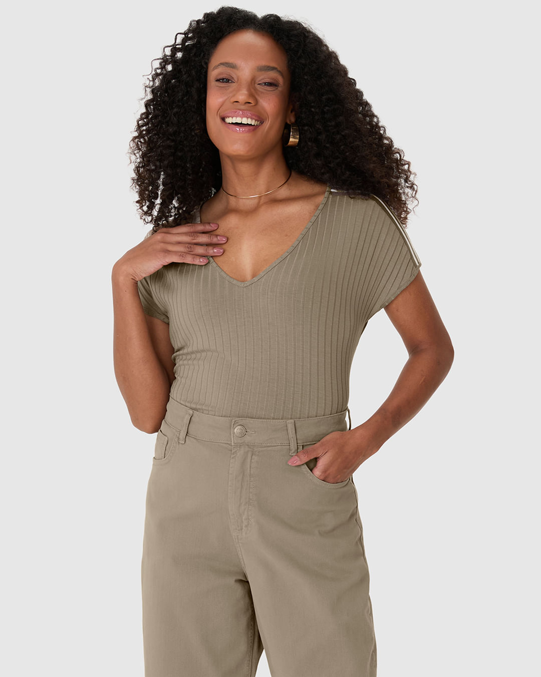 Blusa Feminina Ampla Decote V Detalhe Listrado Ombro Malha Viscose Canelada
