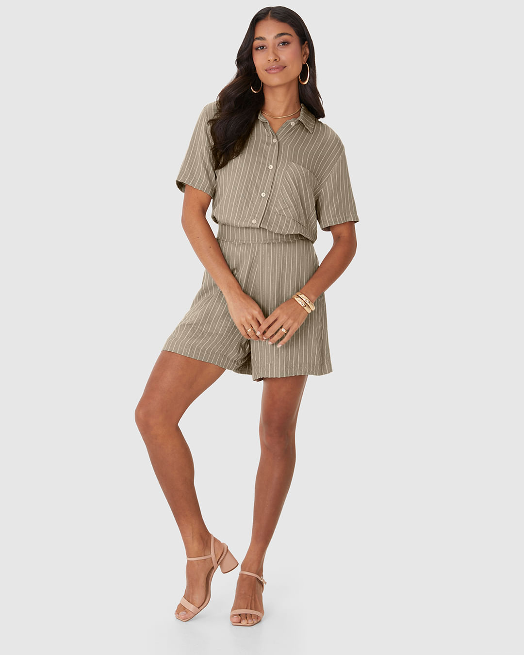 Shorts Feminino Evasê Listrado Bolso Faca Em Viscose Lurex - Marrom - P