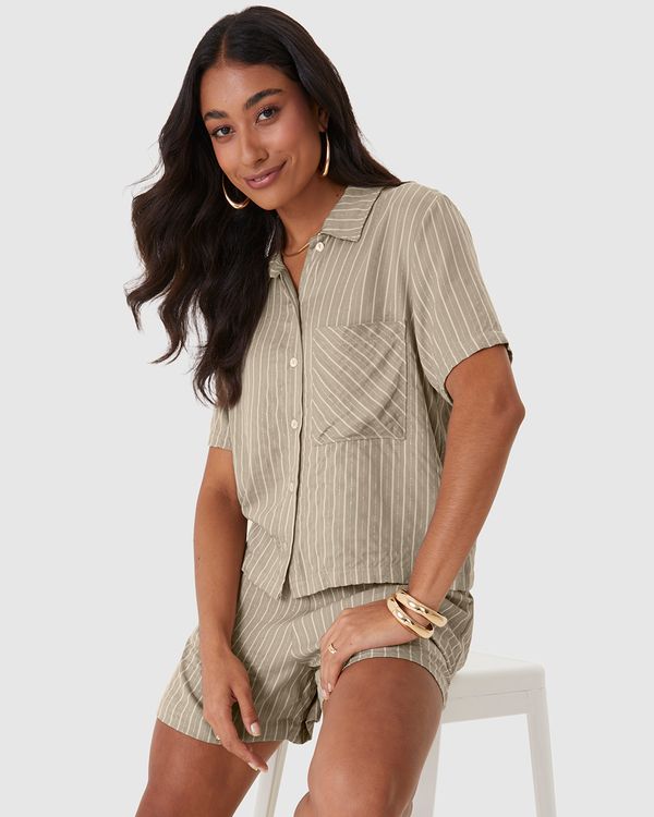 Camisa Feminina Box Listrada Manga Curta E Bolso Frontal Em Viscose Lurex Marrom - P