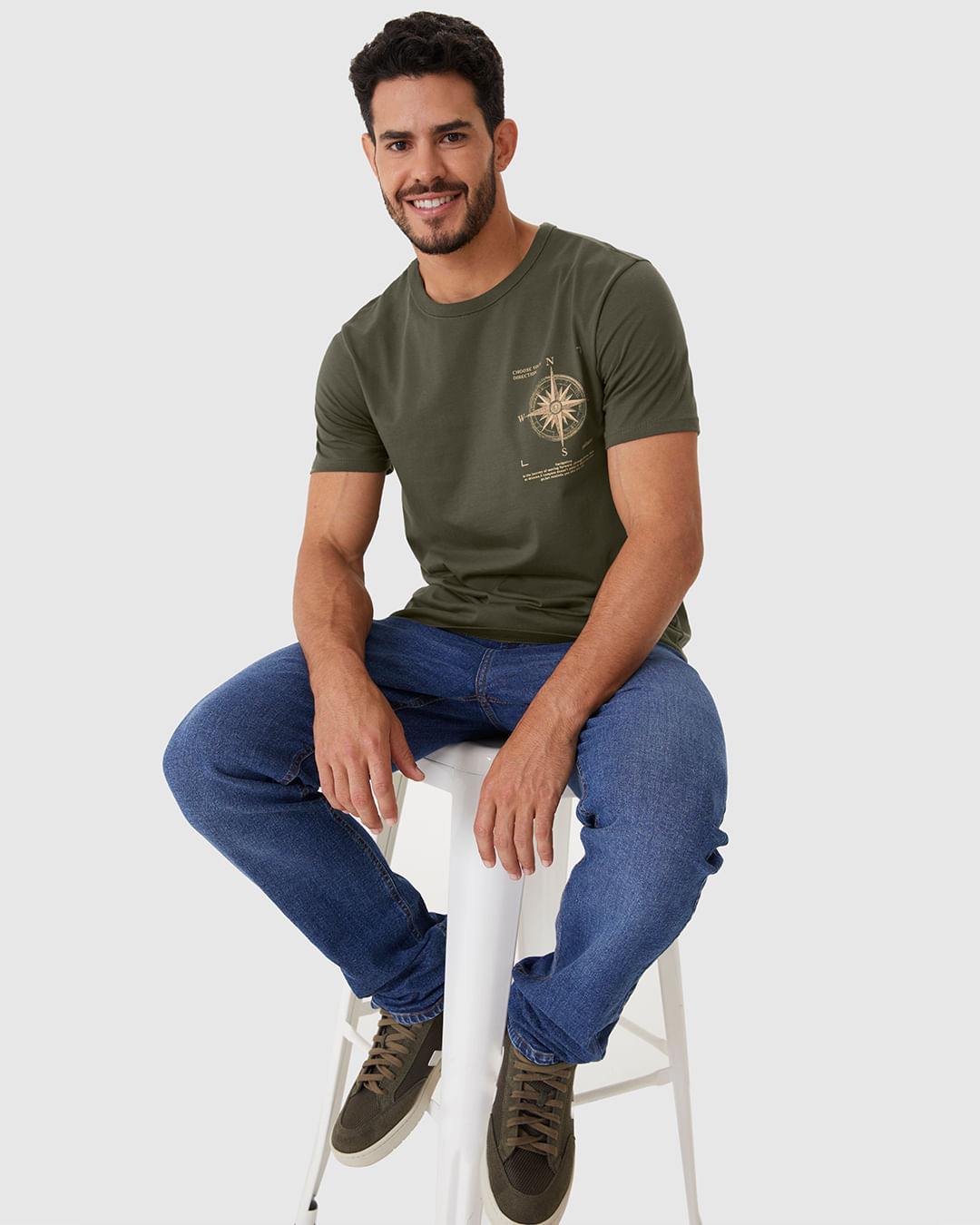 Camiseta Masculina Slim Decote Redondo Estampa Frontal Em Algodão