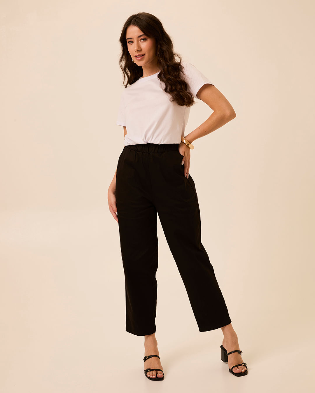 Calça Feminina Jogger Cintura Alta Em Tecido Acetinado