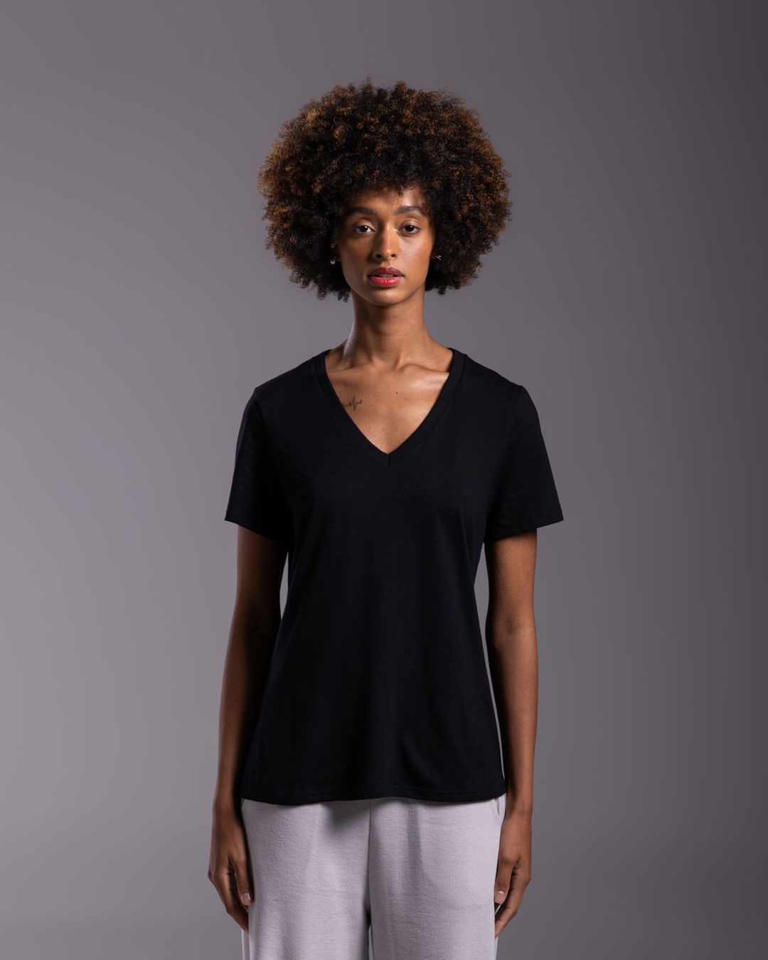 Tech T-Shirt Noliquid Gola V Feminina - BASICAMENTE - Preto - XGG