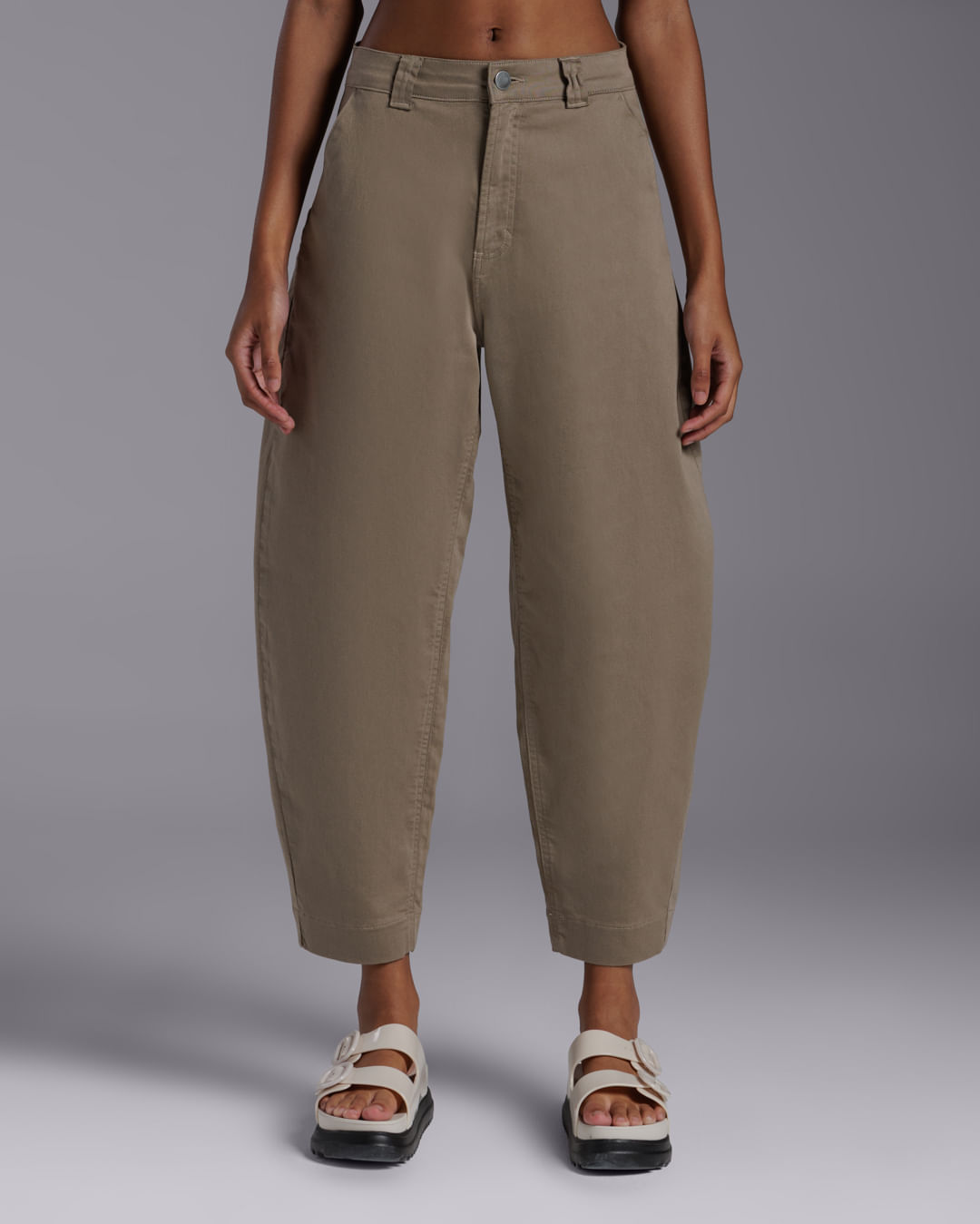 Calça Barrel Tech Flex Feminina
