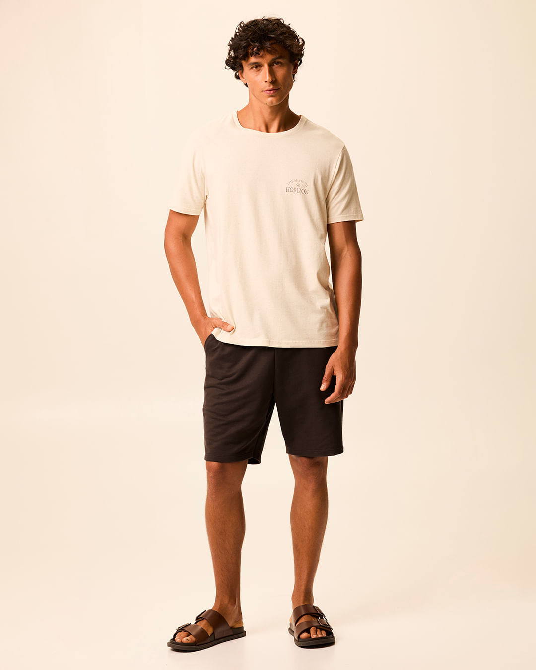 Bermuda Básica Masculina Comfort Bolso Costas Em Moletom - Marrom - XGG