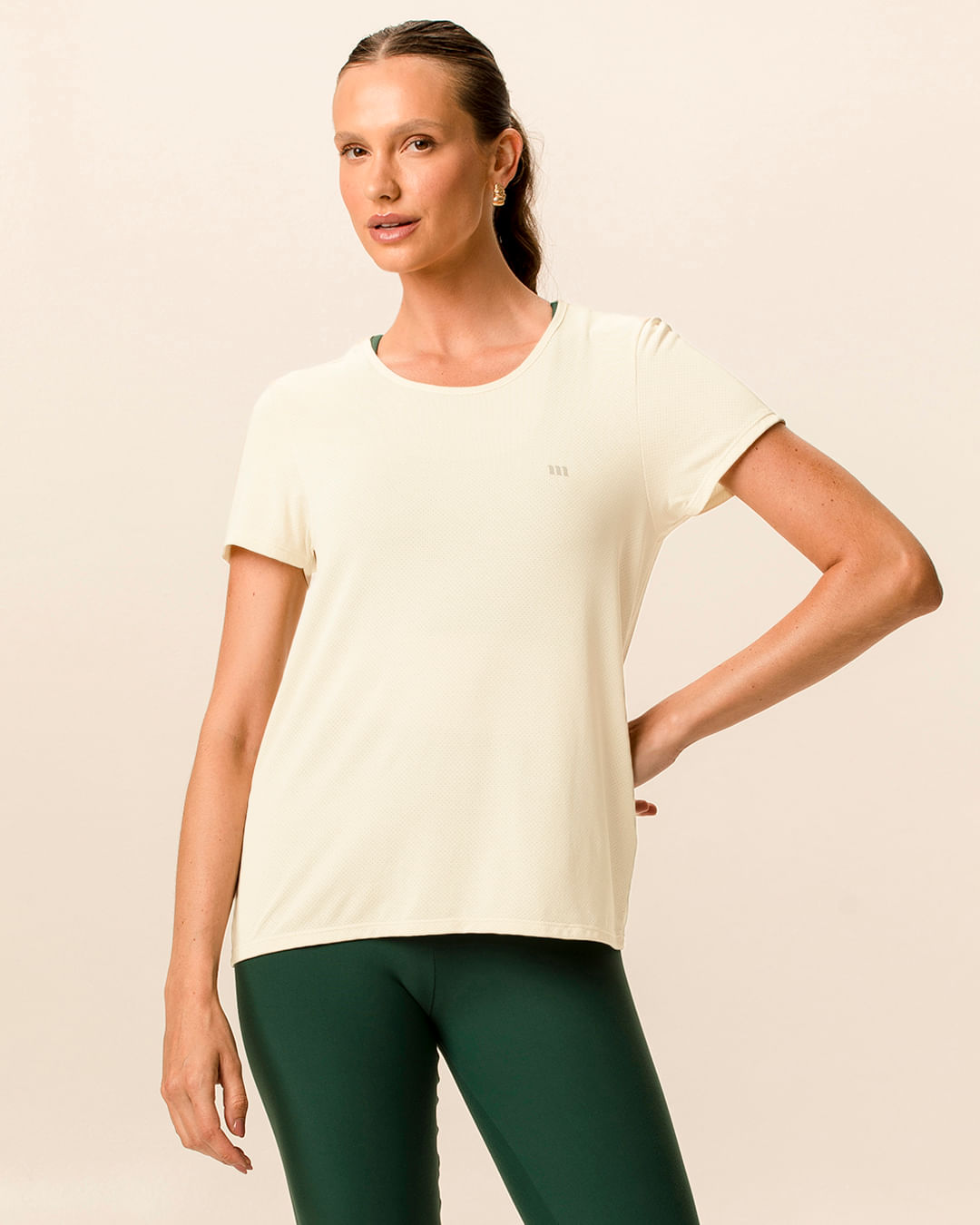 Blusa Esportiva Básica Feminina Decote Redondo Manga Curta Em Malha Dry Malwee Active