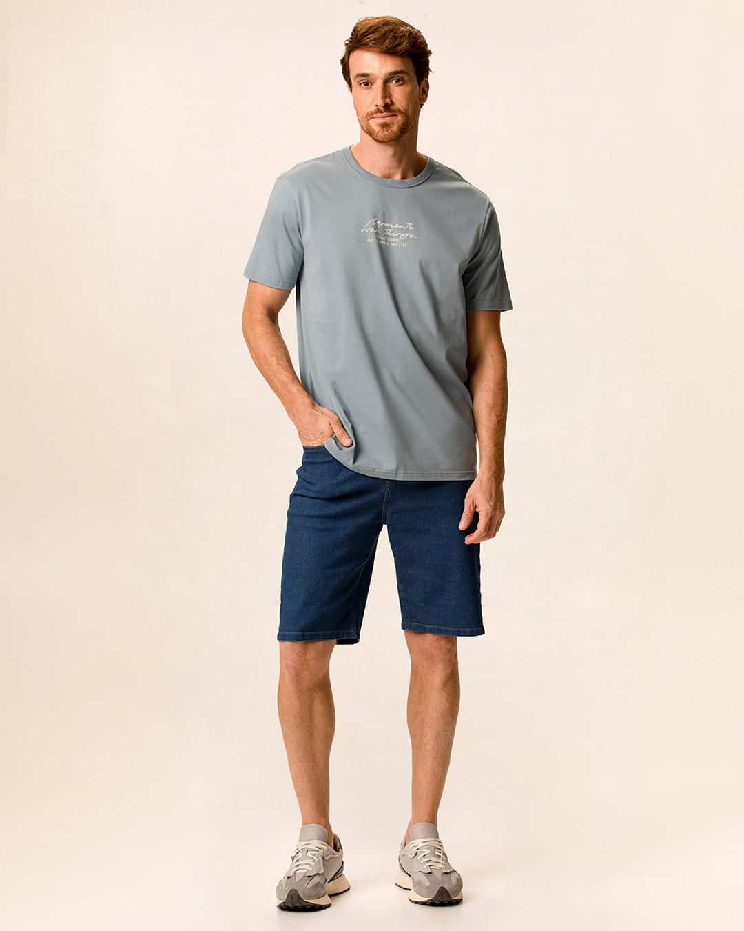 Bermuda Masculina Tradicional Cintura Média Em Jeans Com Elastano - Azul - 42