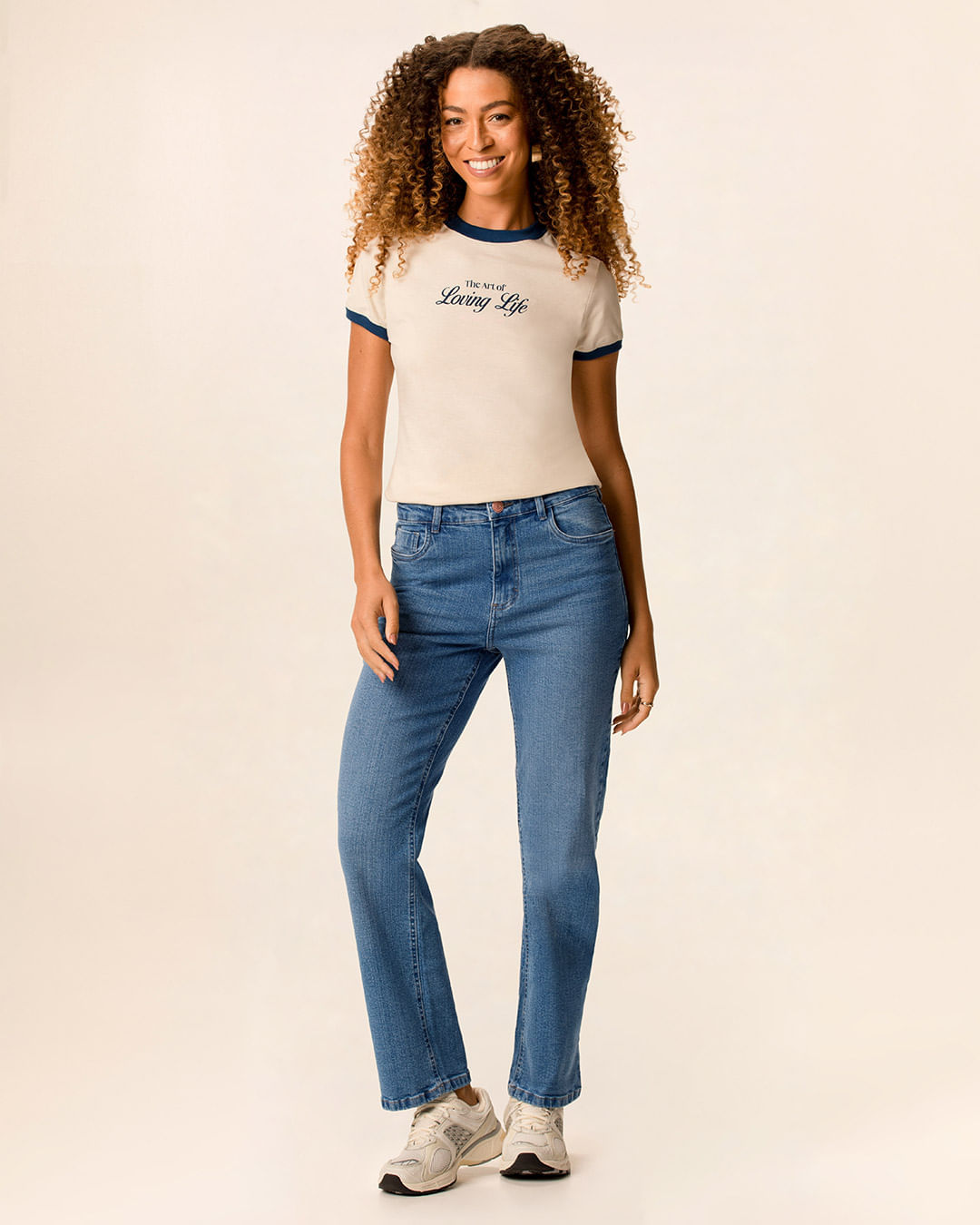 Calça Feminina Reta Cintura Média Em Jeans Algodão Super Stretch