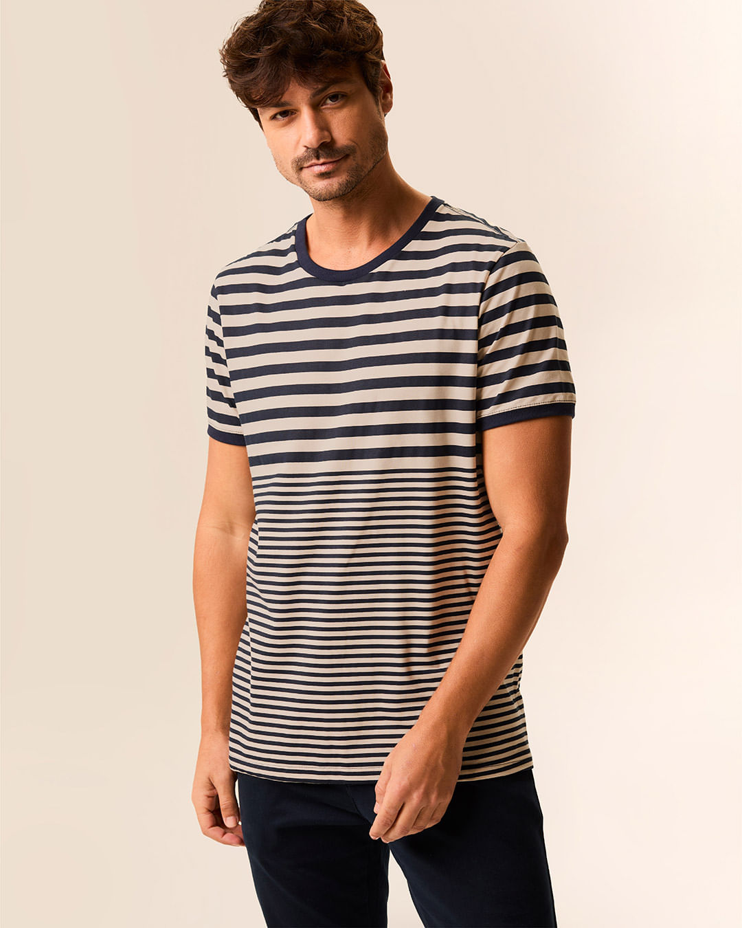 Camiseta Masculina Slim Estampa Listras Degradê Em Algodão