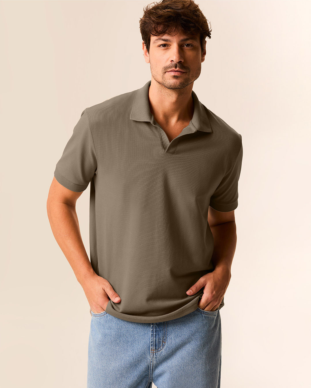 Camisa Polo Masculina Regular Peitilho Gola V Em Piquet Premium - Marrom - M