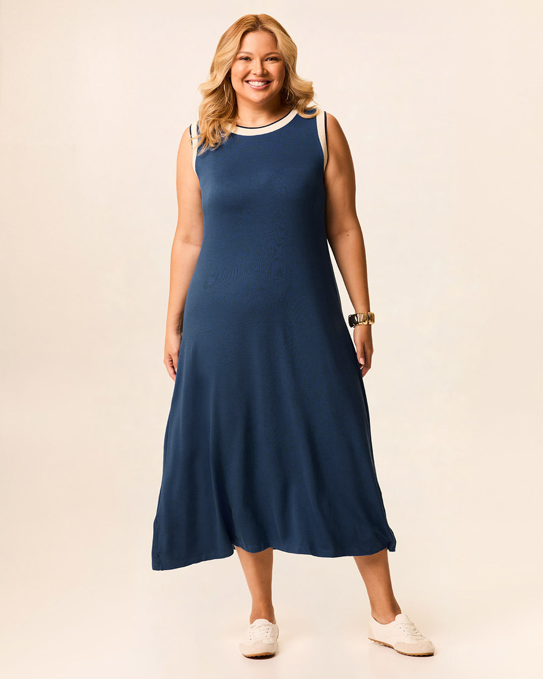 Vestido Midi Feminino Plus Size Detalhe Costura Retilínea Em Moletinho De Viscose