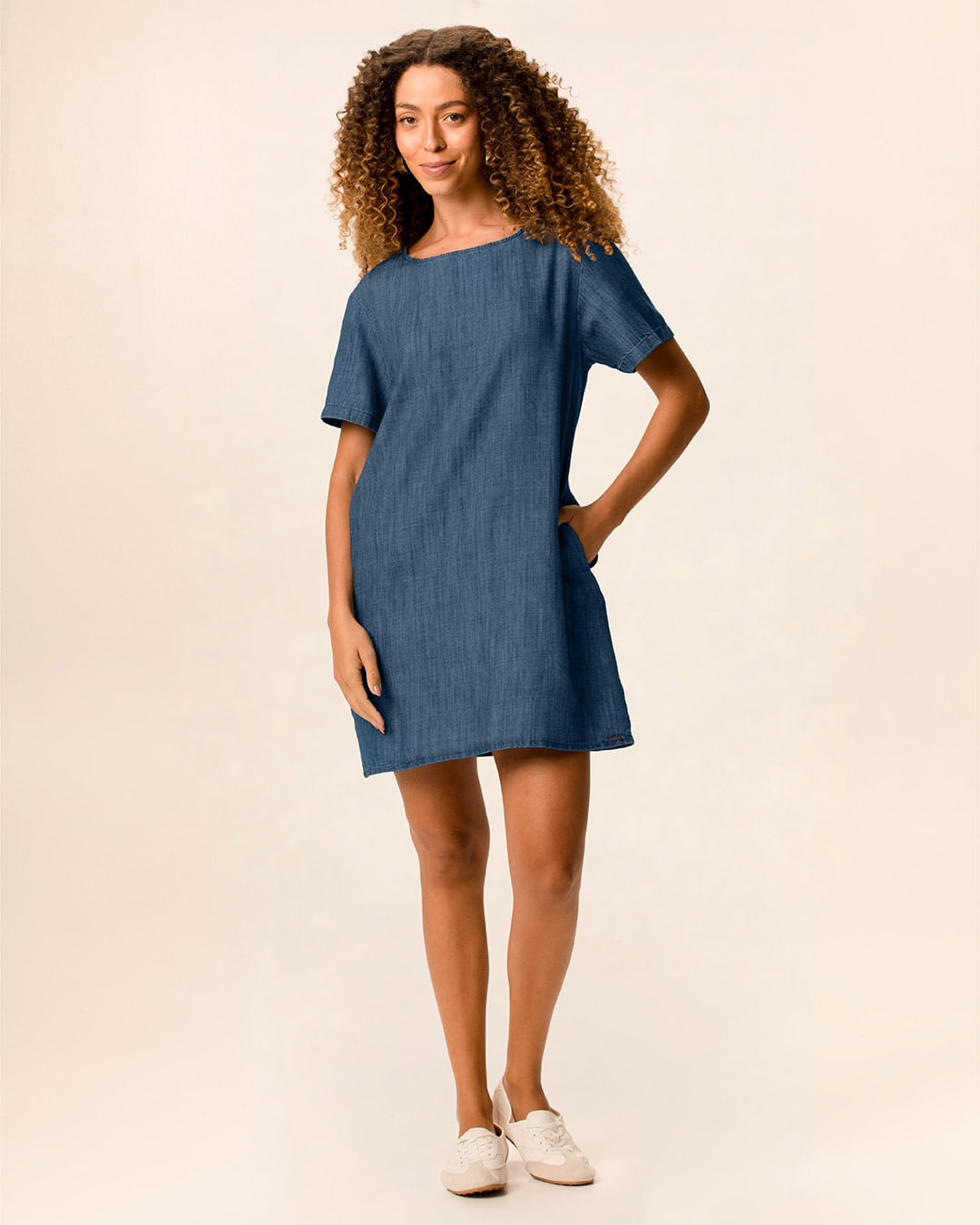 Vestido Feminino T-Shirt Bolso Funcional Em Jeans Leve - Azul - P