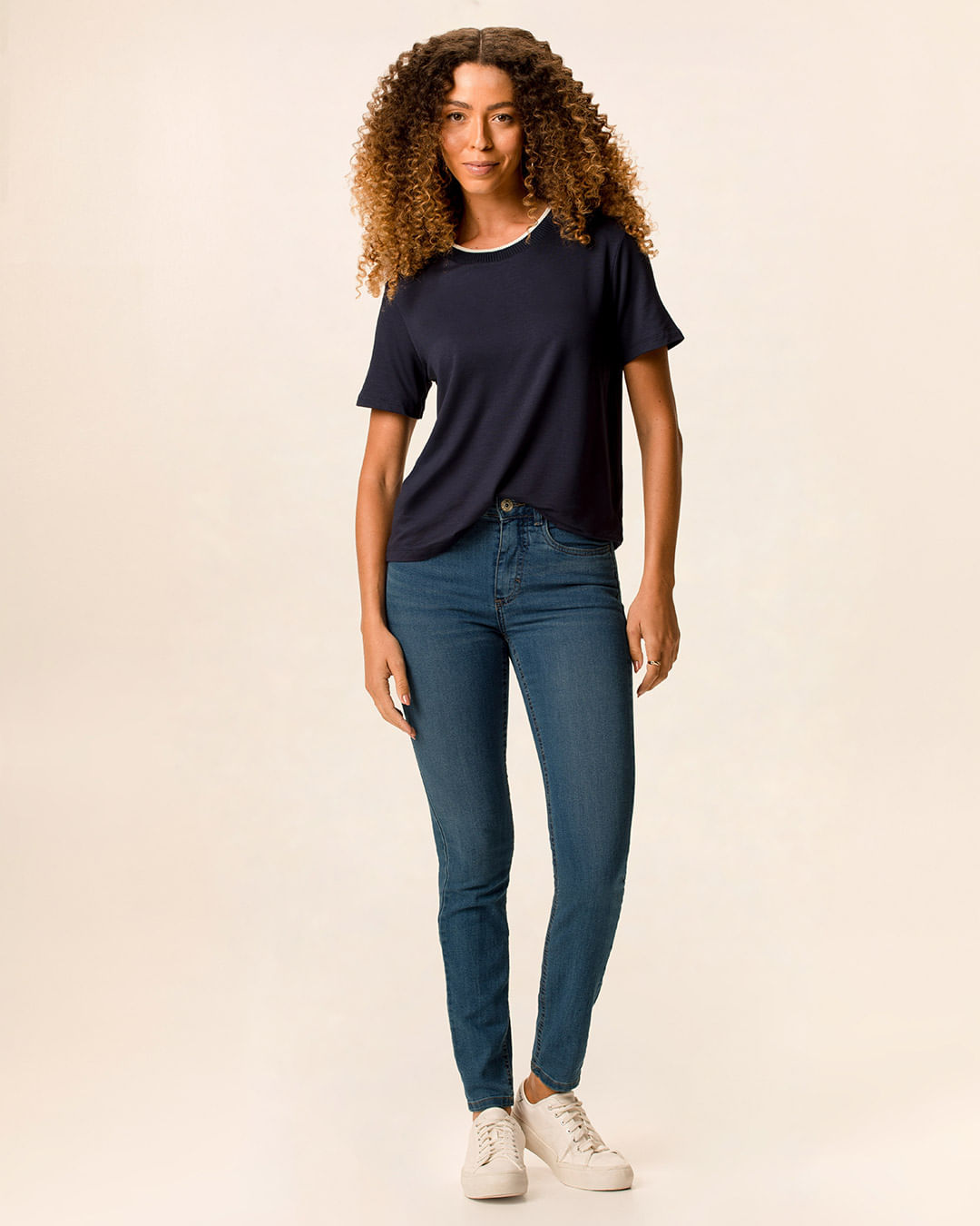 Calça Skinny Feminina Cintura Média Bolso Funcional Em Jeans Stretch
